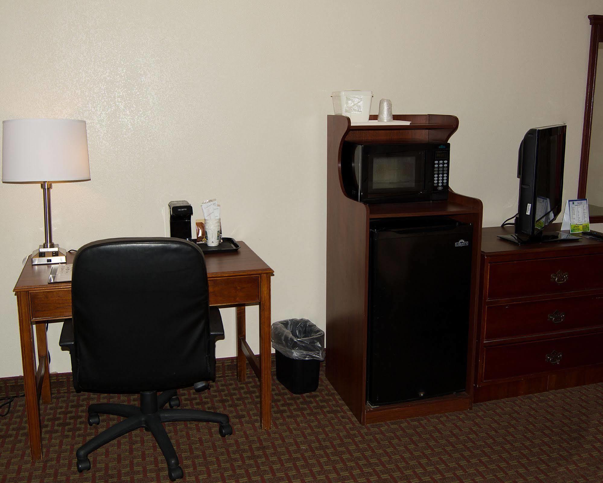 Quality Inn & Suites Lexington Near I-64 And I-81 Timber Ridge Ngoại thất bức ảnh