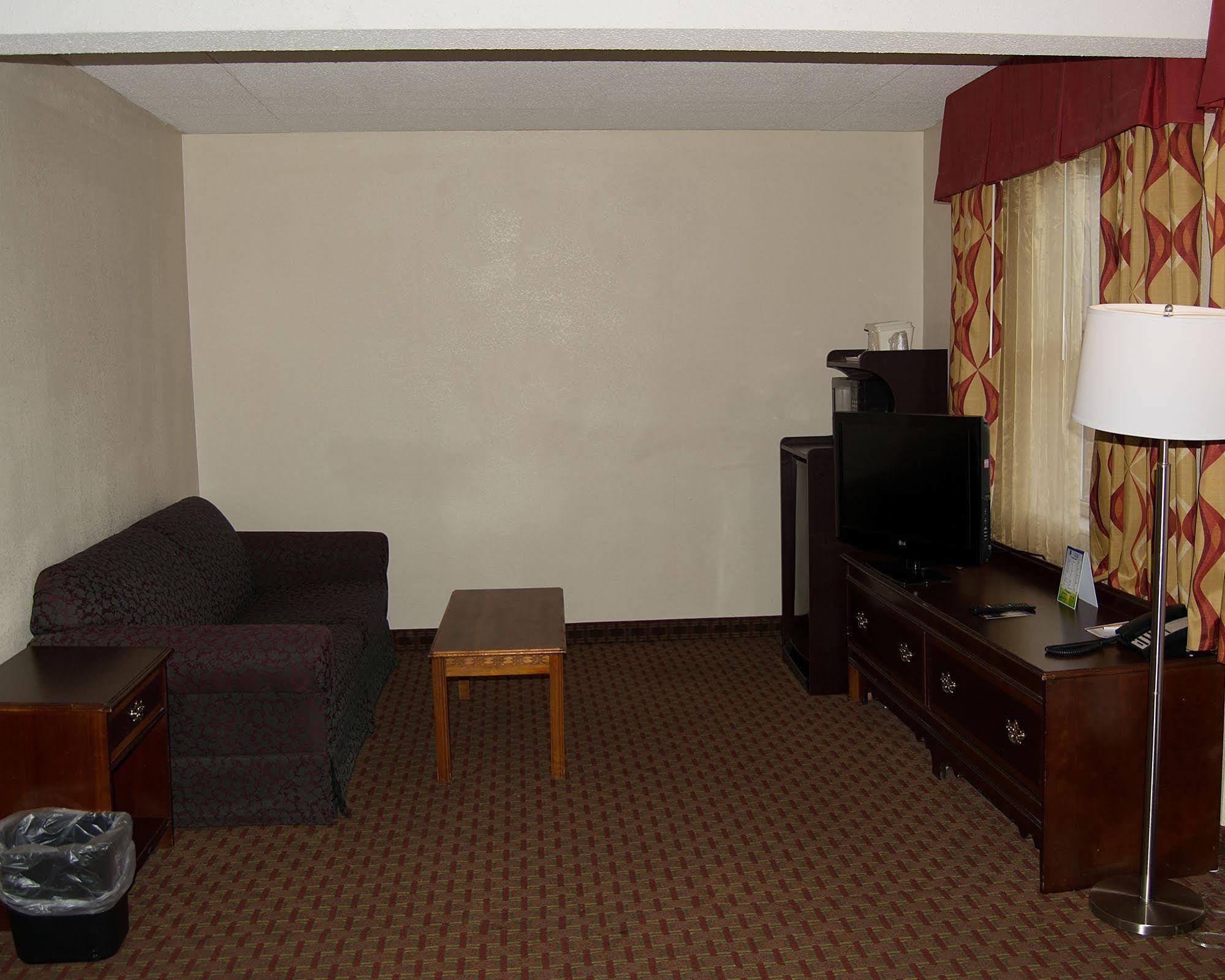 Quality Inn & Suites Lexington Near I-64 And I-81 Timber Ridge Ngoại thất bức ảnh